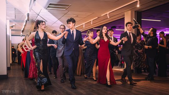 Studniówka XX LO w Gdańsku. Maturzyści bawili się w Radisson Blu w Sopocie