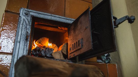 Subkowy: Żył w nieogrzewanym domu. Na szczęście przyjął pomoc