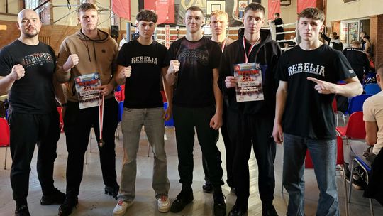 Sukces Rebelii Kartuzy. Medale w Mistrzostwach Polski w Kickboxingu i Boksie Olimpijskim Rebelia Kartuzy Boxing