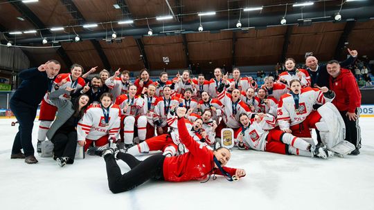 Złoty medal Polek w hokeju na lodzie! W składzie zawodniczka Stoczniowca Gdańsk