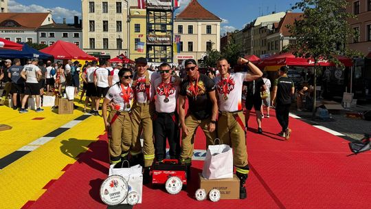 Sukcesy sztumskich strażaków w zawodach w sporcie pożarniczym FireFit