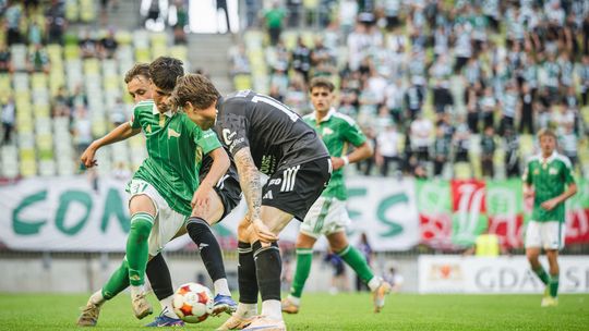 Lechia Gdańsk wygrała w Warszawie. Cztery gole i wyjście ze strefy spadkowej