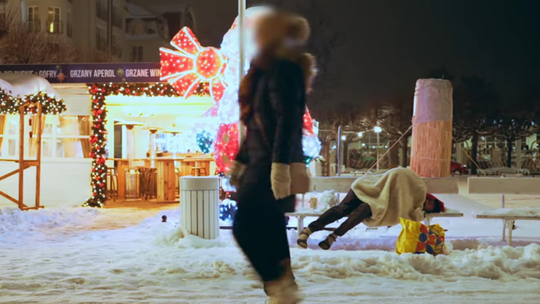 Szokujący eksperyment w Sopocie. Człowiek zamarzał kilka metrów od Monciaka