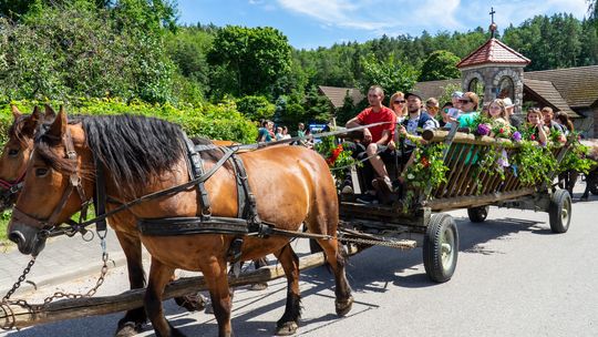 Parada Bryczek i Wozów w Szymbarku