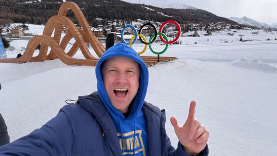 Szymon Okuniewski: Klaszcząca czapka i trochę legendy