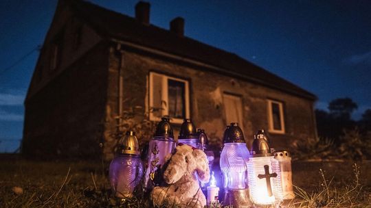 Ta tragedia wstrząsnęła nie tylko Kaszubami. Ruszył proces rodziny z Czernik podejrzanej o zabójstwa dzieci i kazirodztwo