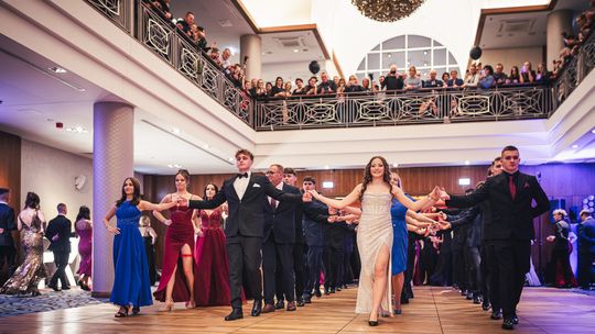 Tak bawili się maturzyści VI LO w Gdańsku. Studniówka w sopockim Sheratonie