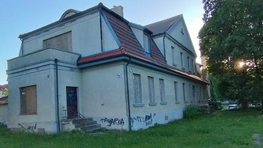 Tczew ponownie sprzedaje zabytkowy dworek przy ul. Piotrowo. Cena wzrosła do 2,2 mln zł