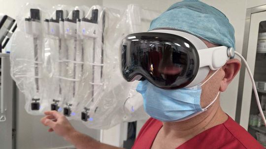 Te gogle zmienią chirurgię? Szpital z Gdańska jako pierwszy w Polsce testuje nową technologię!