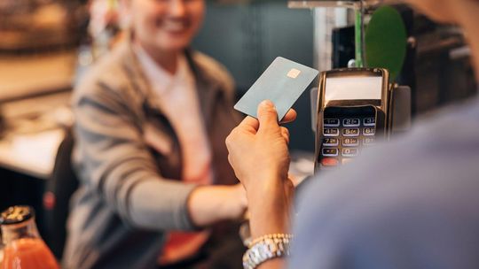 Terminale płatnicze z odroczoną płatnością. Rewolucja w sklepach stajonarnych