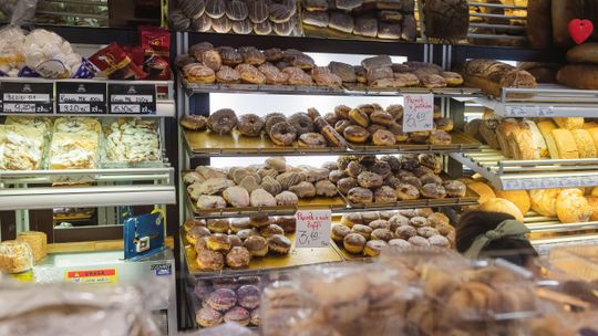 Tłusty Czwartek 2026. Ile pączków zjedzą Polacy i ile teraz kosztują?