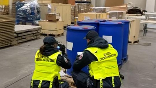 kontrola beczek z GBL w Porcie Gdańsk