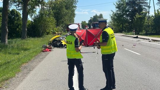 Tragiczny wypadek między Słupskiem a Lęborkiem. Jedna osoba nie żyje Tragiczny wypadek między Słupskiem a Lęborkiem. Jedna osoba nie żyje