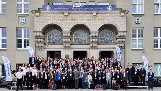 uczestnicy konferencji TransNav 2025 na Uniwersytecie Morskim w Gdyni