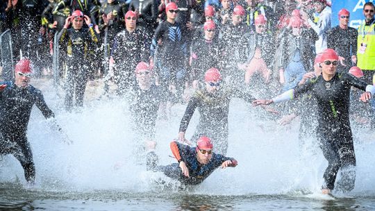 Triathloniści na wodzie i ulicach Gdańska