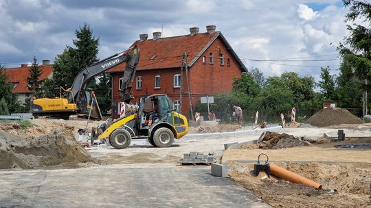 Trwa remont drogi wojewódzkiej w Myślicach. Będzie nowe rondo