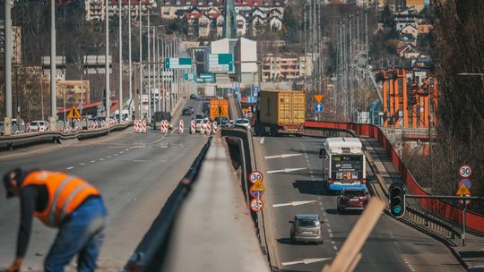 Kto steruje ruchem na Estakadzie Kwiatkowskigo? Specjalny system