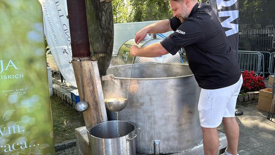 Zupa rybna z festiwalu w Ustce wesprze Teatr Osobliwy ze Słupska