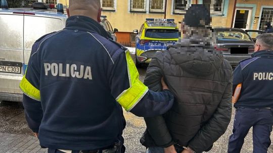 Udawał brata, był poszukiwany, miał zasądzoną odsiadkę. Wpadł, bo jechał za szybko Udawał brata, był poszukiwany, miał zasądzoną odsiadkę. Wpadł, bo jechał za szybko