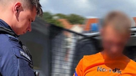 Uderzył seniora pięścią w twarz i... ukradł mu zakupy. Kolejne miesiące spędzi w areszcie