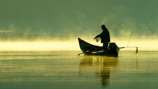 Utonięcie w jeziorze Sarbsko. Policja wyjaśnia okoliczności śmierci wędkarza