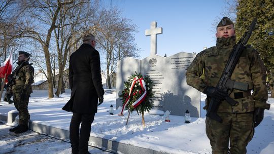 W Chojnicach poświęcono pomnik ofiar niemieckich zbrodni wojennych W Chojnicach poświęcono pomnik ofiar niemieckich zbrodni wojennych