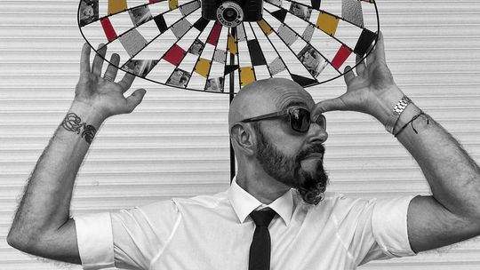 W głowie mi się nie mieściło, że książkę można wyrzucić do śmieci, że można po niej mazać