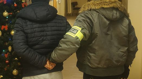 W święta włamywał się do domów i okradał mieszkańców Gdyni. Do aresztu nie trafił