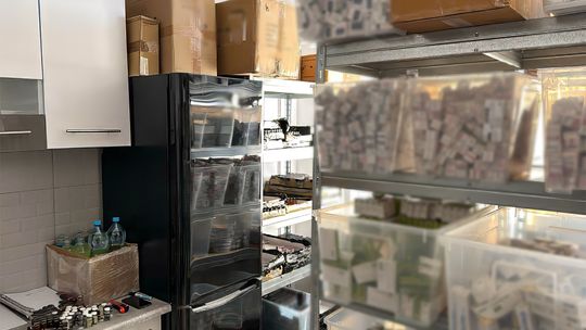 Wielka akcja CBŚP. 24 osoby z zarzutami, magazyny "lewych" leków w Gdańsku Wielka akcja CBŚP. 24 osoby z zarzutami, magazyny "lewych" leków w Gdańsku.
