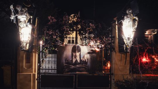 Willa Kirsch w Gdańsku znów straszy. Tym razem w motywie Wednesday Addams