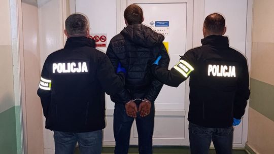 Słupsk: Włamał się do restauracji i łopatą zniszczył kamerę. Zostanie deportowany