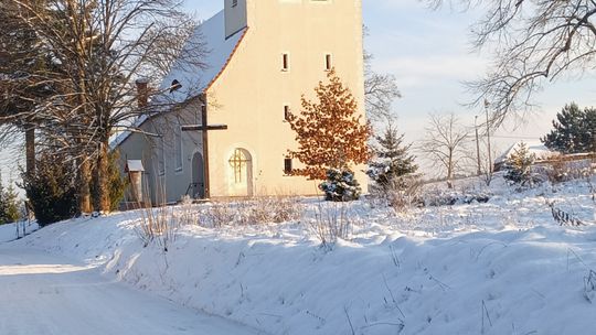 Wojna o kościół w Płocicznie. Prokurator, konflikt interesów i zanikające Boże Dziecię