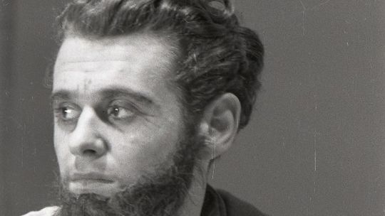 Wybitny aktor był rówieśnikiem Gdyni. Tu też zaczynał swoją karierę