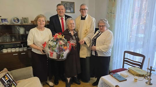 Wyjątkowy jubileusz mieszkanki Kartuz. Genowefa Bulczak świętuje 104. urodziny!
