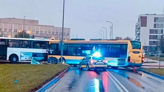 Wypadek dwóch autobusów w Słupsku. Sześć osób trafiło do szpitala