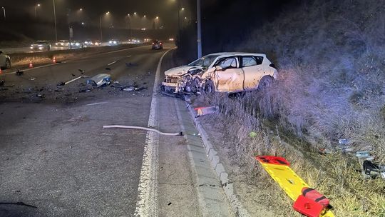 Wypadek na Armii Krajowej w Gdańsku. Droga w kierunku Jasienia zamknięta Wypadek na Armii Krajowej w Gdańsku. Droga w kierunku Jasienia zamknięta