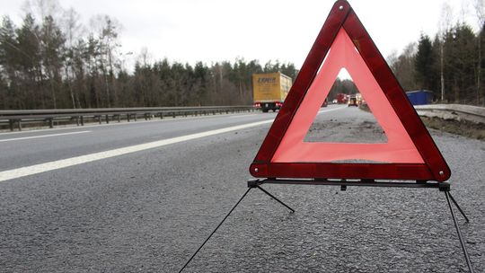 wypadek, znak, zdjęcie ilustracyjne