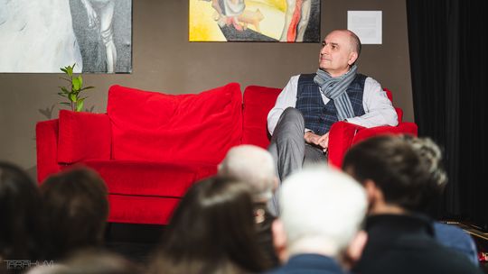 "Wyprasowany". Benefis Dariusza Szretera, czyli 35 lat stukania w klawisze