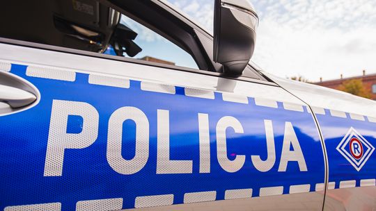 Wyskoczyła z jadącego samochodu. Na pomoc ruszyła policjantka z Gdyni