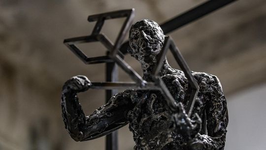 Wystawa „Archeologia / Futurologia”. Sztuka Ani i Wojtka Biczysko w Oliwskim Ratuszu Kultury