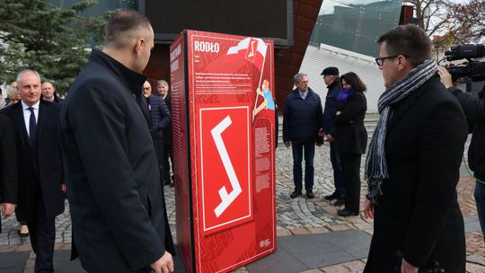 Wystawa plenerowa „Jesteśmy Polakami” otwarta w centrum Kwidzyna