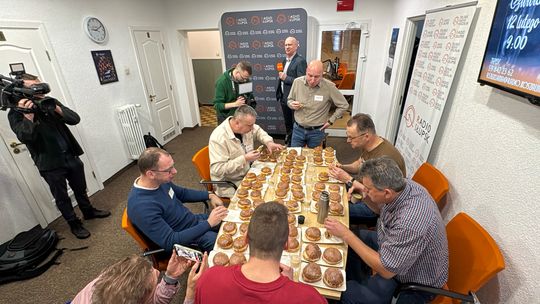 XXIV Radiowe Mistrzostwa Pączkowe zakończone. Rekordziści zdjęli po 9 pączków