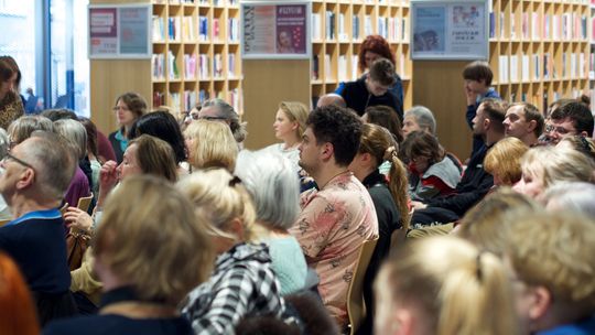 Spotkania z autorami i czytania aktorskie w Bibliotece Sopockiej