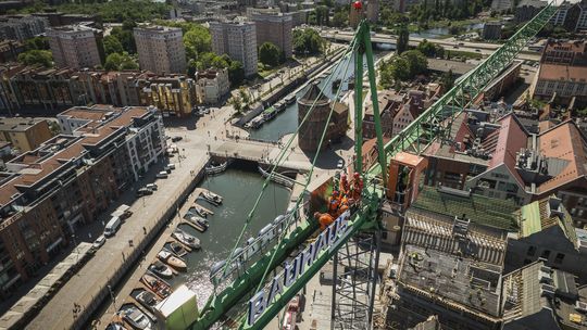 Zasłabł 50 metrów nad ziemią. Potrzebna była ewakuacja