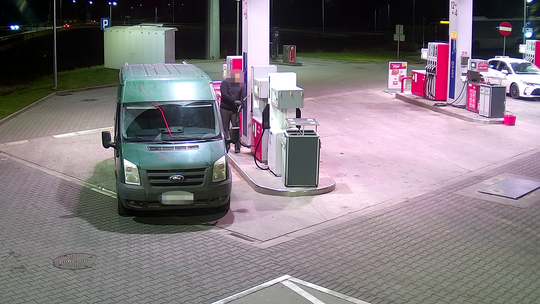 Zatankował 1000 litrów paliwa i odjechał. Wpadł, bo rozpoznali go mieszkańcy
