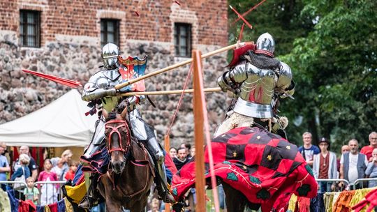 Zbroje, łuki, jarmark i ptaki łowcze. Sztum zaprasza na Festiwal Rycerski