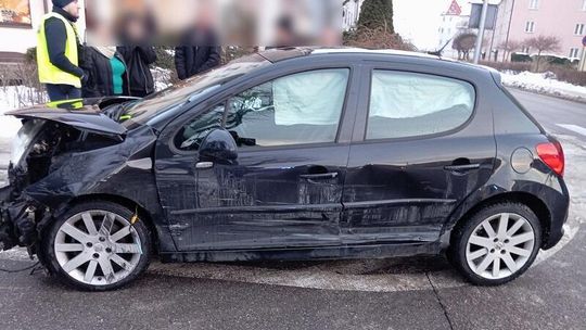 Zdał egzamin, tego samego dnia spowodował kolizję i stracił prawo jazdy Lębork: Zdał egzamin, tego samego dnia spowodował kolizję i stracił prawo jazdy