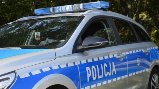 policja, radiowóz, zdjęcie ilustracyjne