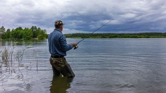 wędkarz, zdjęcie ilustracyjne