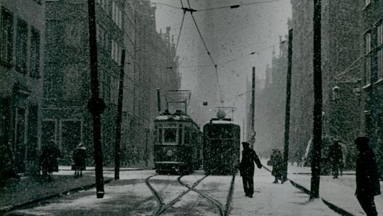 Zima w Gdańsku w latach 50. Fotograficzne perełki w zbiorach Gdańskiej Galerii Fotografii